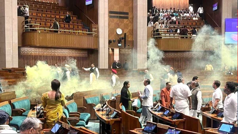 Parliament Breach: "राजनीतिक दलों का नाम लेने के लिए किया जा रहा टॉर्चर",संसद कांड के आरोपियों ने कोर्ट में लगाए आरोप